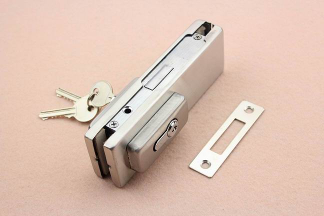 怎么選擇好的玻璃門(mén)鎖夾？